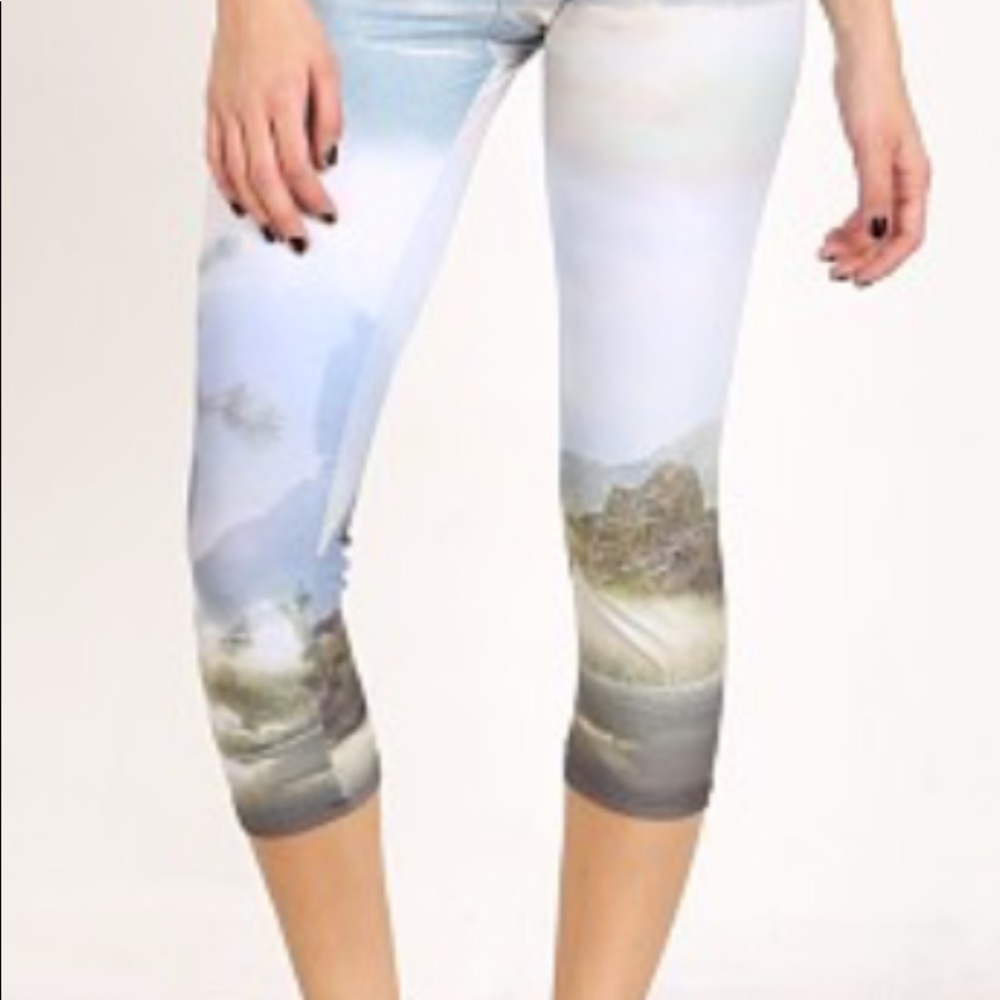 Onzie athletic capris